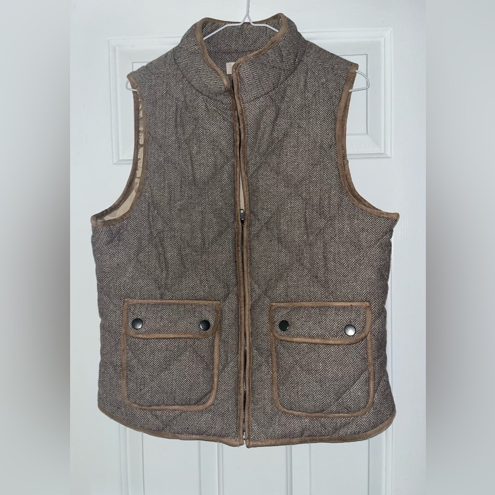 Altar’d State brown quilted vest - size large